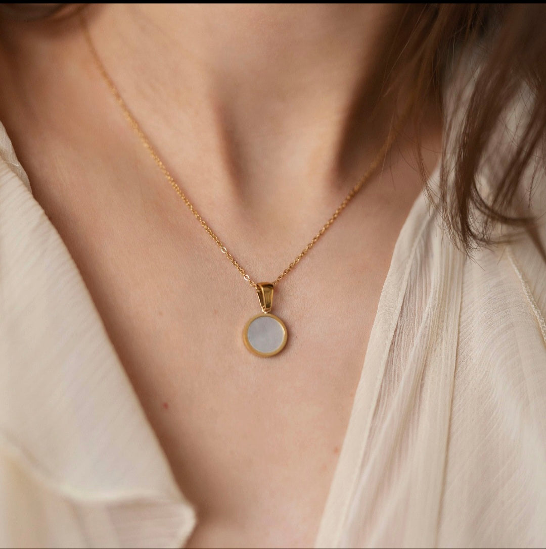 👉 HiddenHeart™ Photo Projection Necklace – Your Memories Inside